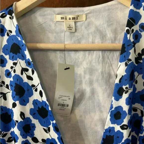 NWT JUNIORS Francescas floral wrap dress size large - Picture 3 of 3